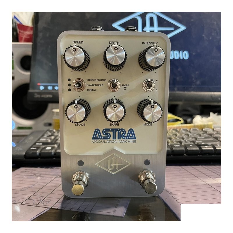Universal Audio Universal Audio UAFX Astra Modulati 電吉他 單顆 效果器 — 三峽電吉他