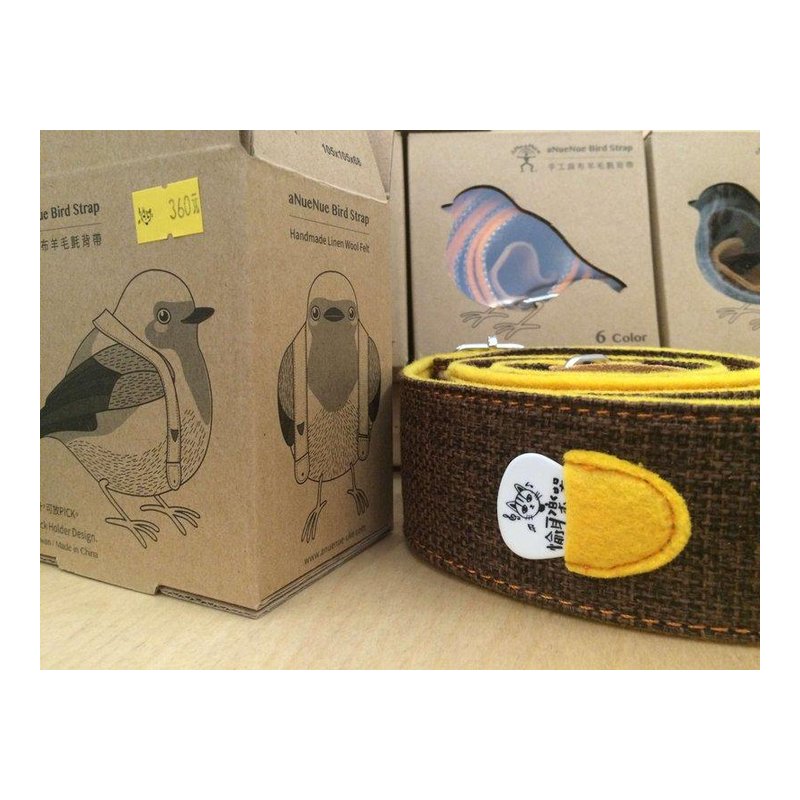 ♪Your Music 愉耳樂器♪aNueNue Bird Strap 鳥吉他背帶手工麻布羊毛氈吉他烏克麗麗背帶 杏黃 aNueNue Bird Strap 鳥吉他背帶手工麻布羊毛氈吉他烏克麗麗背帶 杏黃 — 三峽烏克麗麗