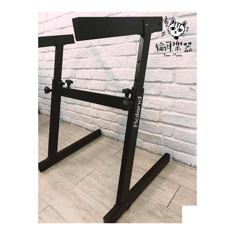 ♪ Your Music 愉耳樂器 ♪樂蘭 Roland 原廠一年保固 KS-18Z 電子琴琴架 鍵盤樂器Z型架 可折疊 樂蘭 Roland 原廠一年保固 KS-18Z 電子琴琴架 鍵盤樂器Z型架 可折疊 — 三峽鍵盤 / 鋼琴