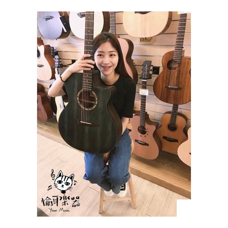 ♪ Your Music 愉耳樂器 ♪Diana Guitar 729 GA桶 靛藍色 弟那吉他原廠皮革琴袋背帶 Diana Guitar 729 GA桶 靛藍色 弟那吉他原廠皮革琴袋背帶 — 三峽吉他 / Bass