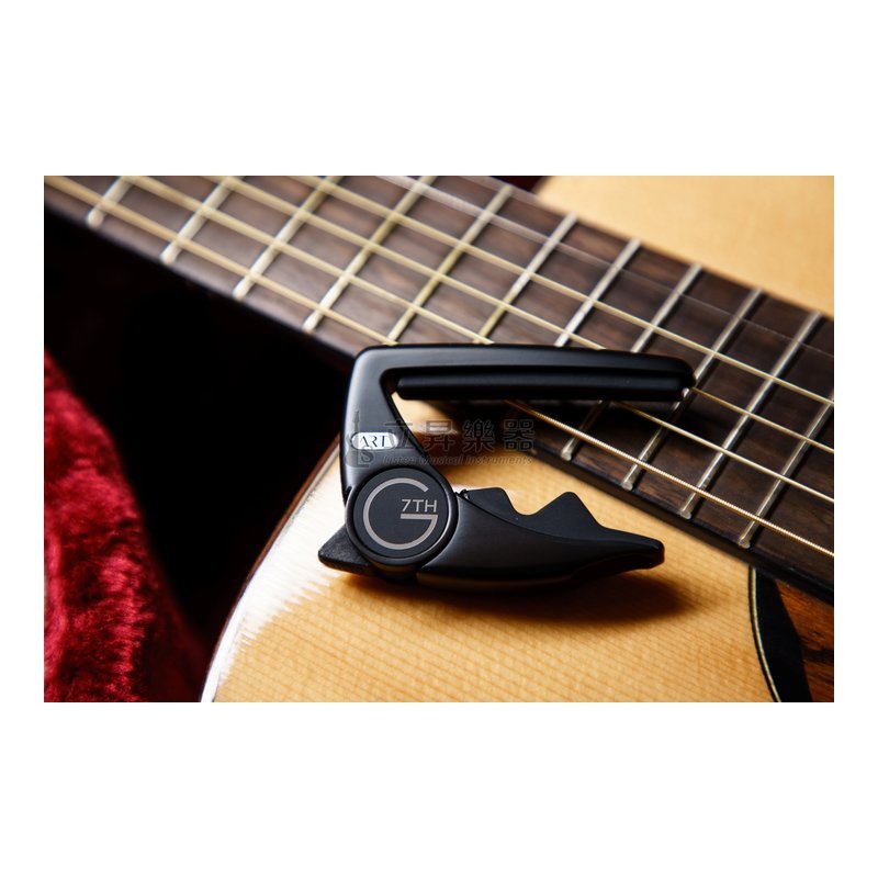 【三色可選】G7th Performance 3 ART弦墊 CAPO 木吉他 民謠吉他 電吉他 移調夾 G7OP-P3-6 系列 G7OP-P3-6-GD 金色 、 G7OP-P3-6-SV 銀色 、 G7OP-P3-6-BK 霧黑色 — 三峽吉他 / Bass