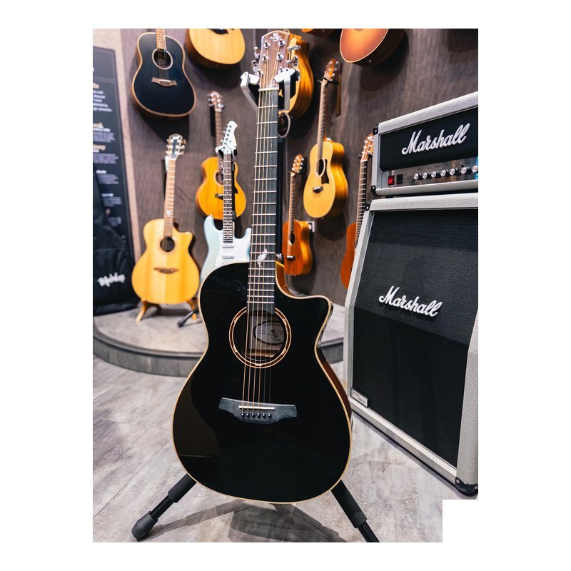 NAGA吉他 NAGA吉他 風系列 伍伍慧代言 G-08OOCBK 黑色亮光 英格曼雲杉面板/沙比利側背 面單板木吉他 40吋 OOC桶身缺角 附原廠厚琴袋 — 三峽木吉他 / 民謠吉他