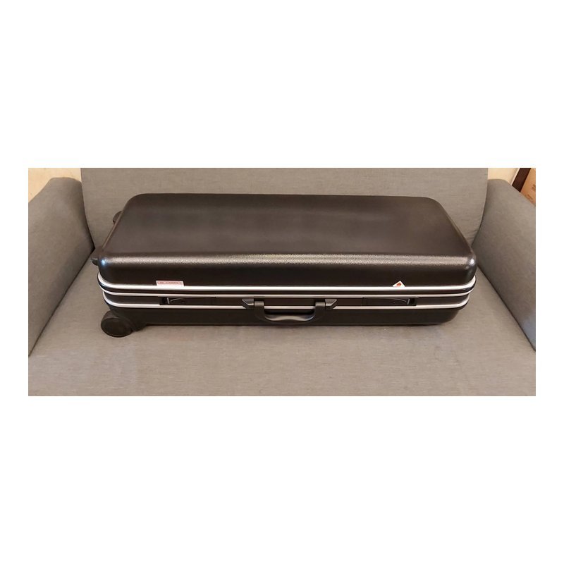 輪式次中音薩克斯風收納盒 Case 黑色款 (可上鎖，附鑰匙&字母貼紙) — 三峽銅管 / 管樂