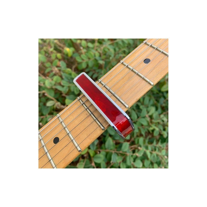 Thalia Red Angel Wing Capo 移調夾 鉻黑 — 三峽效果器