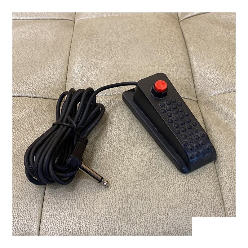 å°ç£è£½é è¶ 值 KMD 2479 Foot Switch 音箱 效果器 切換開關 底部防滑 — 三峽效果器