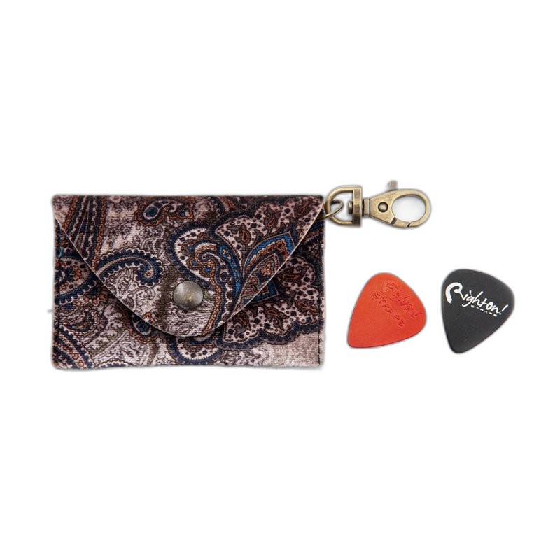 RightOn Paisley Pick Pouch Keychain RightOn Paisley Pick Pouch Keychain / 變形蟲 Pick皮套 皮袋 鑰匙圈 Brown — 三峽配件 / 週邊｜YA! 玩音樂